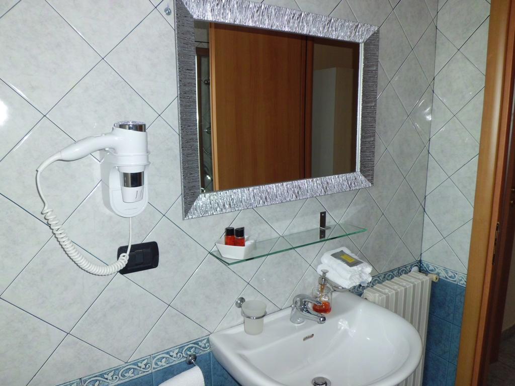 Quarantadue Quindici Hotel Termoli Quarto foto